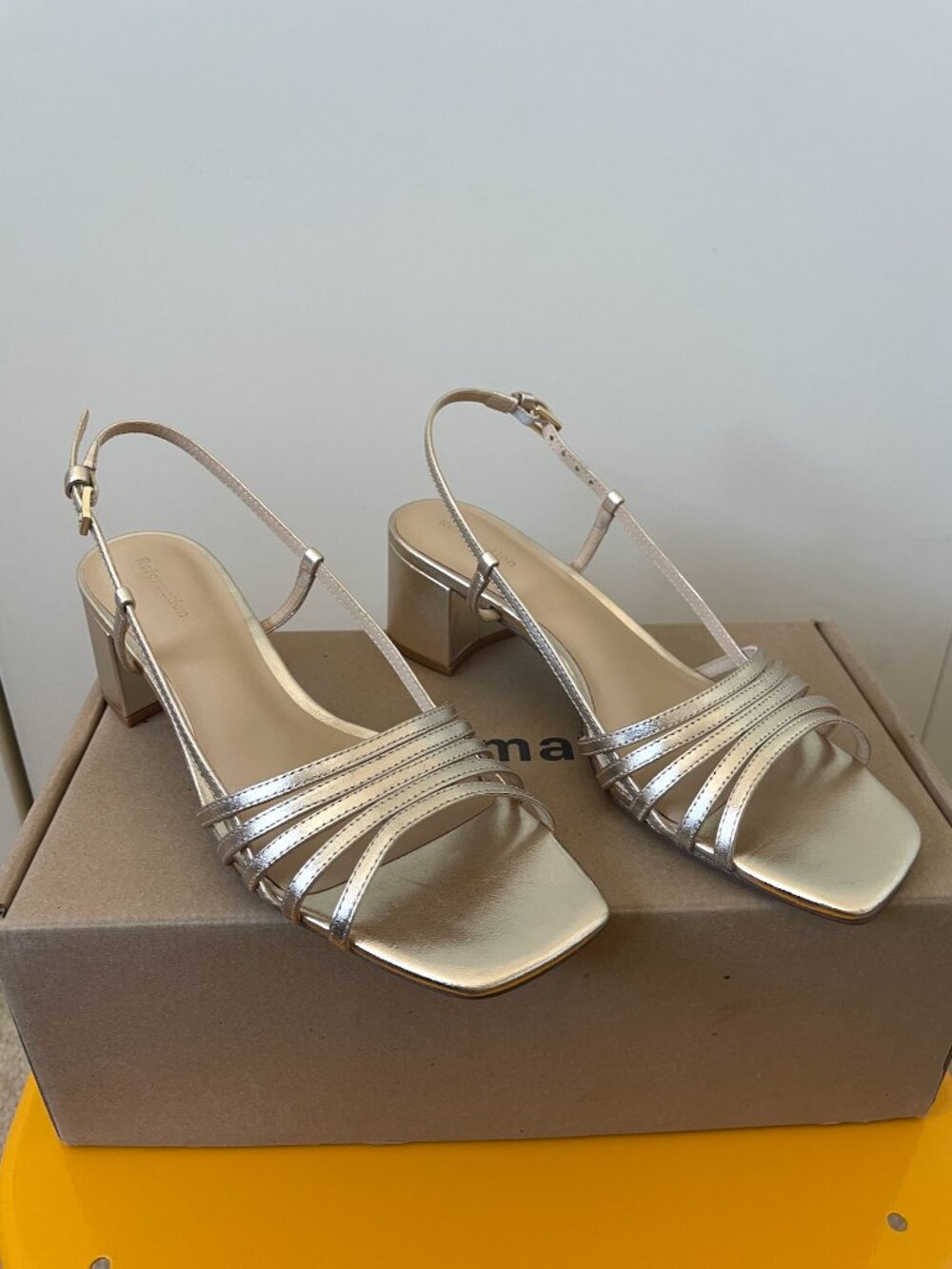 NIB Reformation Eleonora Sling Back Block Heel Sandal // Gold // 6.5